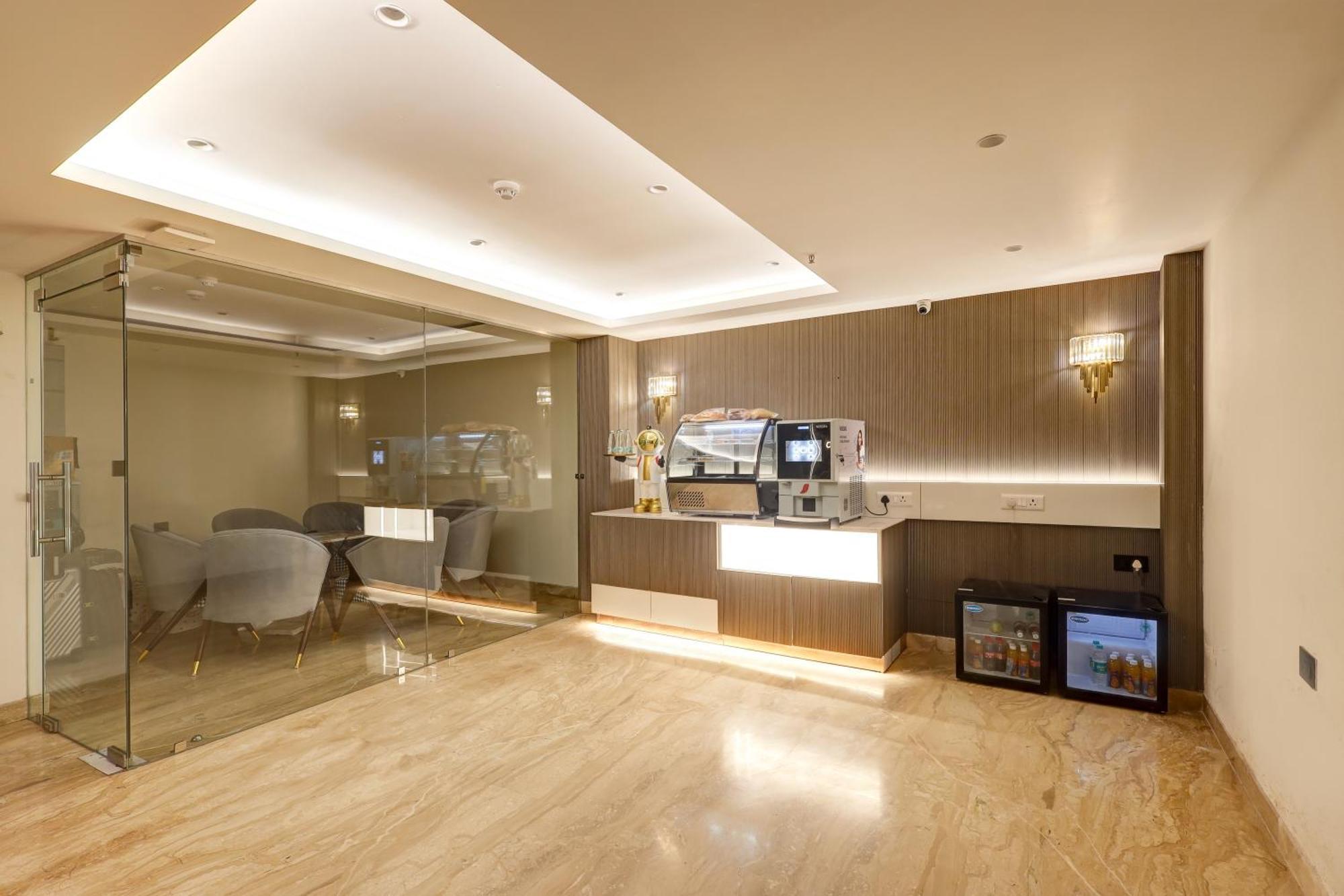 The Tyche New Delhi - Traveller'S Choice Award Winner 2025 Ню Делхи Екстериор снимка